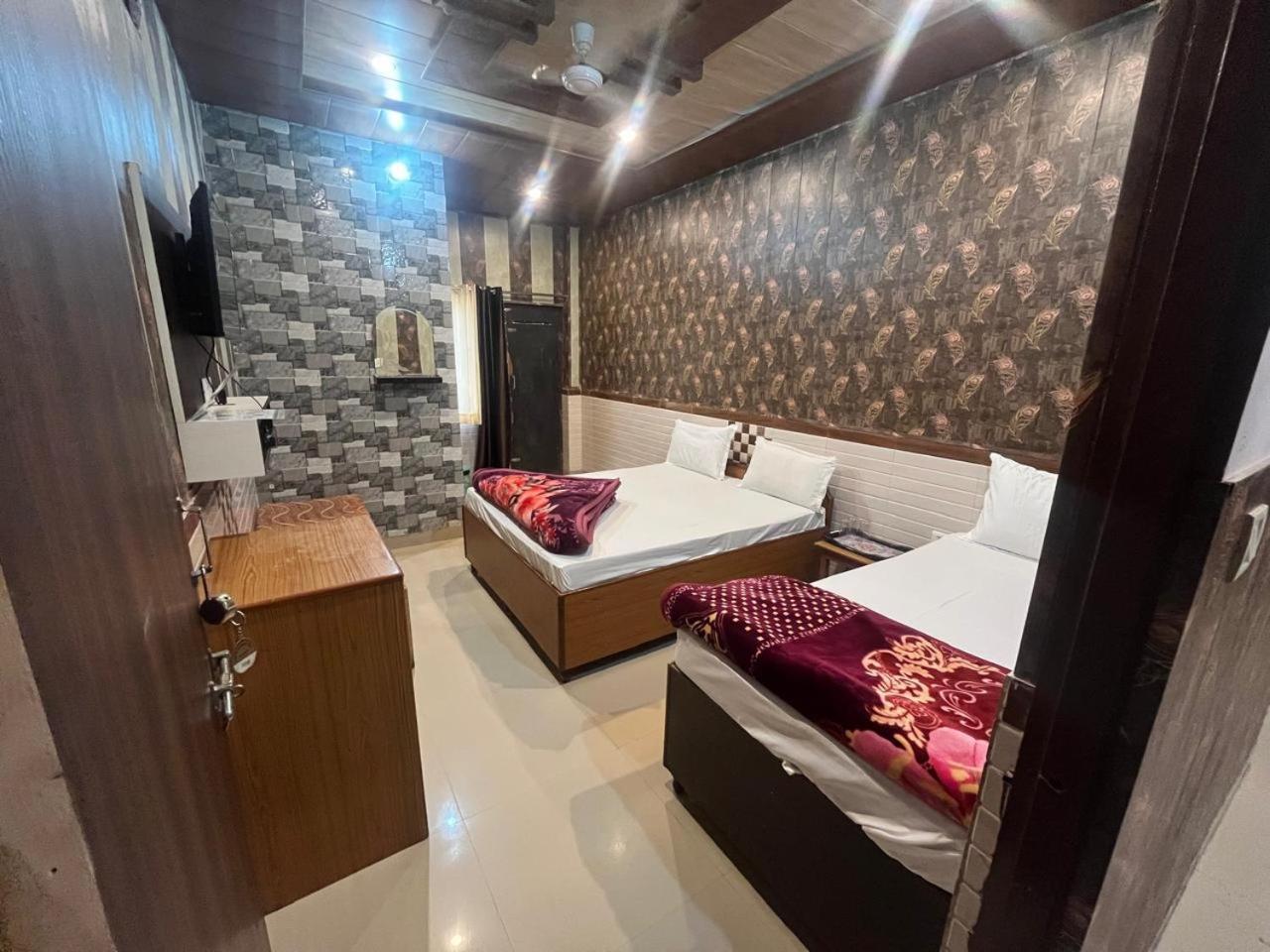 Hotel Aapno Shyam And Restaurant Khātu Buitenkant foto
