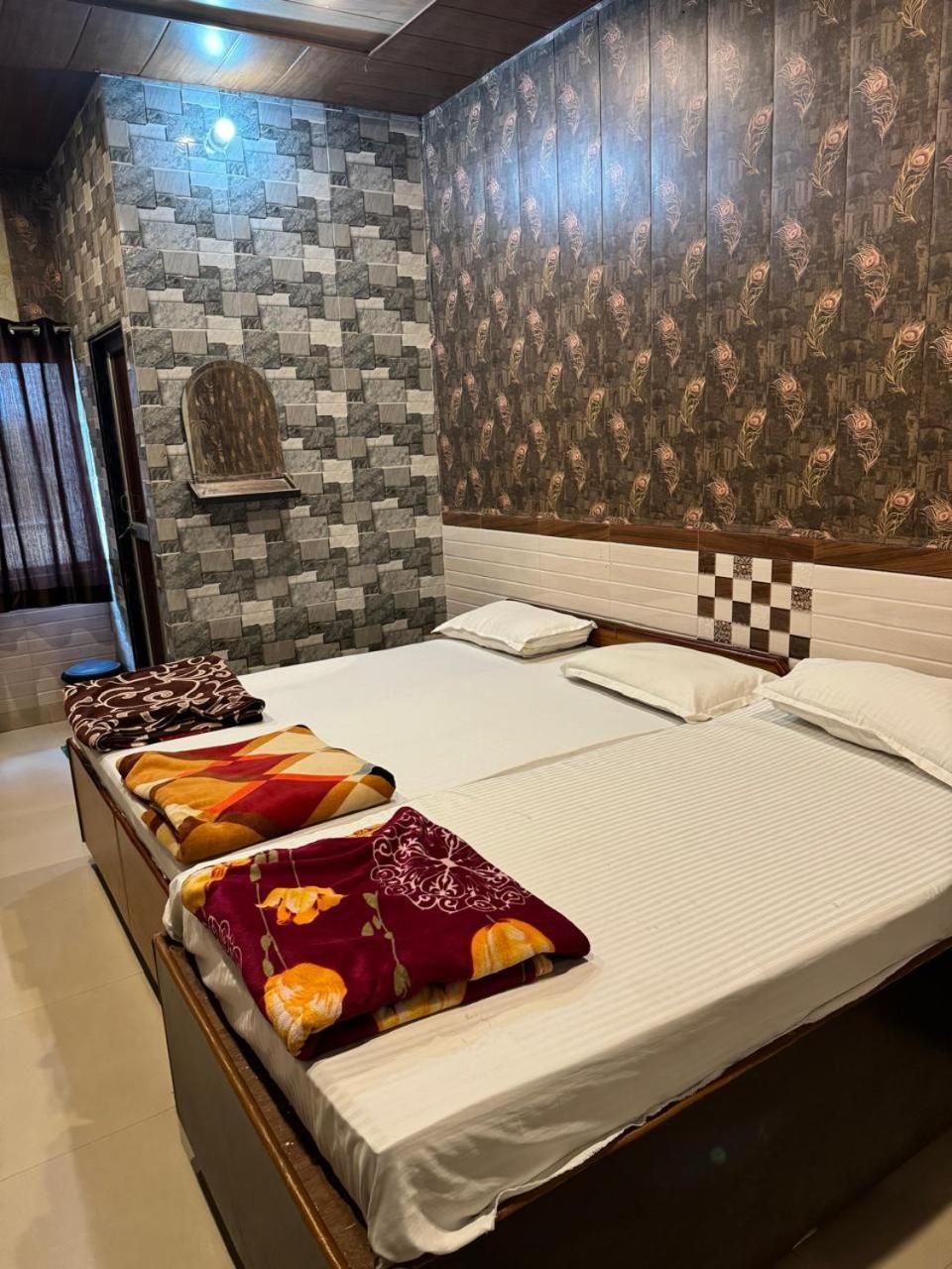 Hotel Aapno Shyam And Restaurant Khātu Buitenkant foto