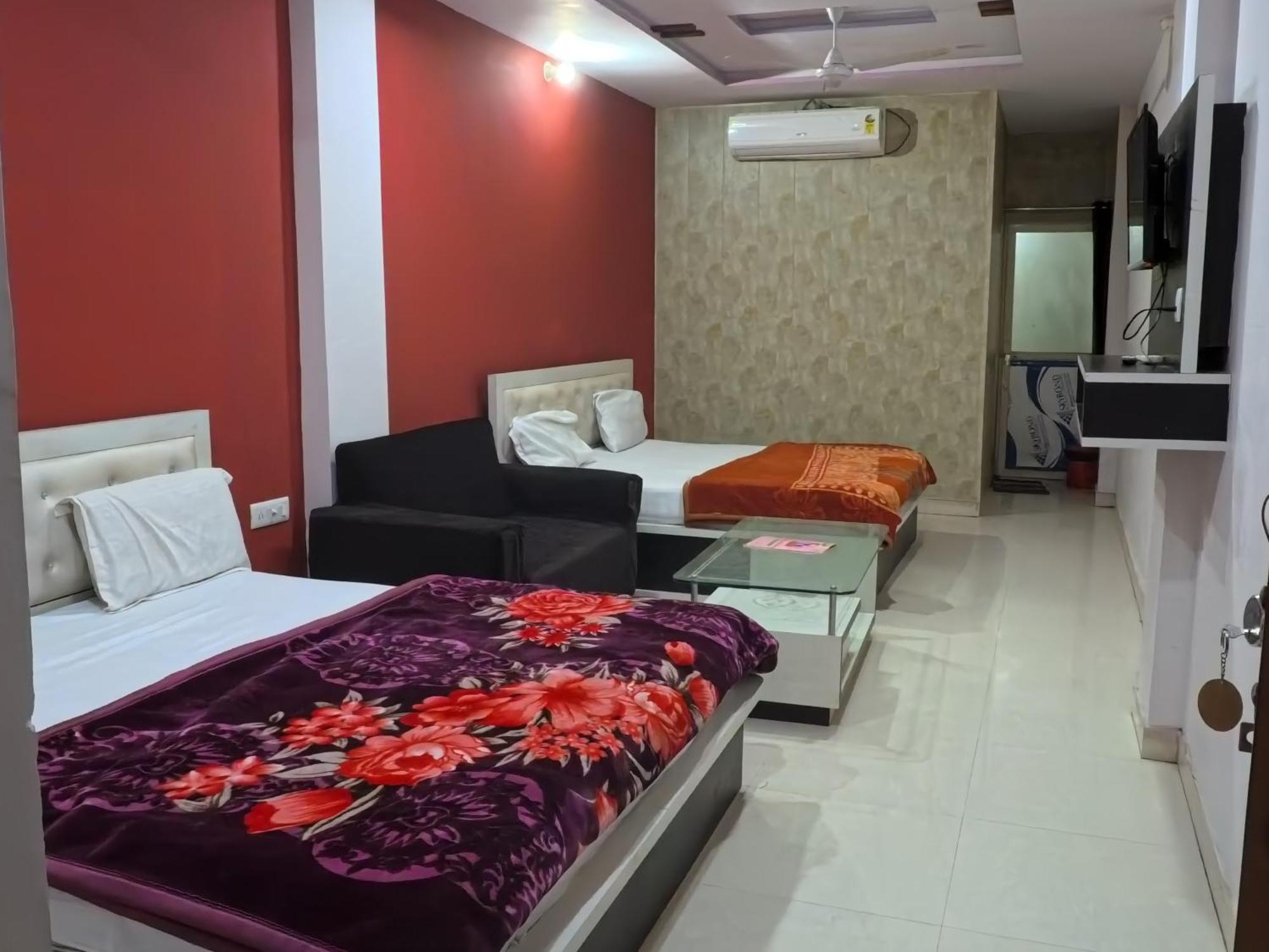 Hotel Aapno Shyam And Restaurant Khātu Buitenkant foto